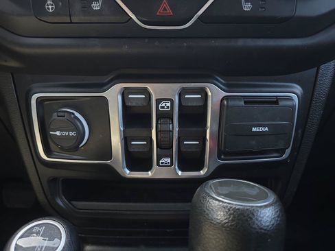 Used 2020 Jeep Wrangler Unlimited Sport S AWD/4WD image 25