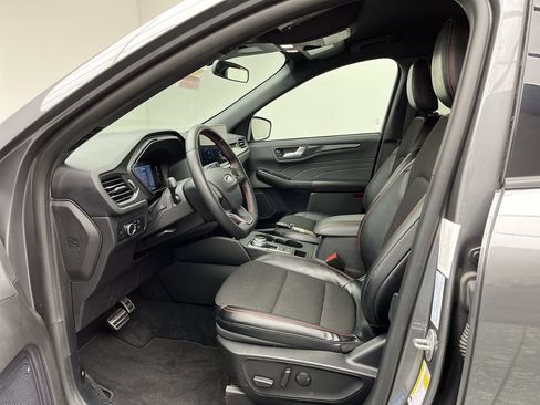 Used 2024 Ford Escape ST-Line w/ Tech Pack #1 AWD/4WD image 3