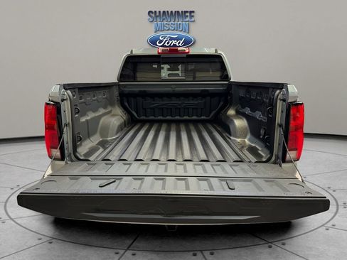 Used 2024 Chevrolet Colorado ZR2 w/ Technology Package image 9