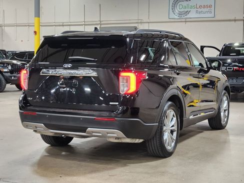 Used 2020 Ford Explorer XLT w/ Equipment Group 202A image 8