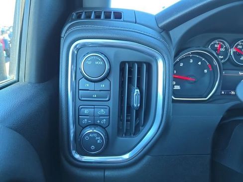 Used 2022 Chevrolet Silverado 3500 LT w/ Convenience Package image 26