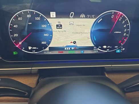 Certified 2025 Mercedes-Benz GLE 450e 4MATIC image 22