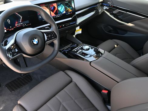 New 2026 BMW 530i RWD image 11