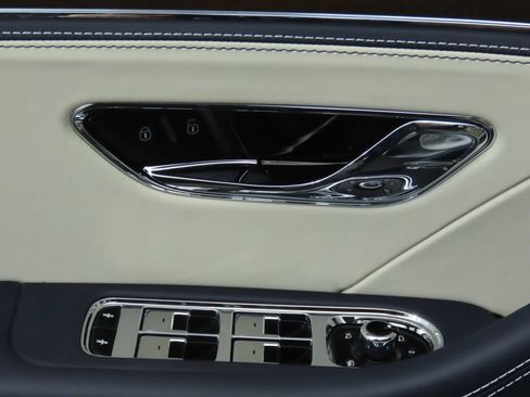 New 2026 Bentley Flying Spur Plug-In Hybrid image 24