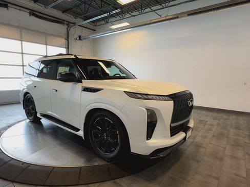 New 2026 INFINITI QX80 4WD image 2