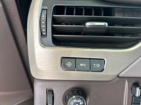 Used 2020 GMC Yukon XL Denali w/ Denali Ultimate Package RWD image 28