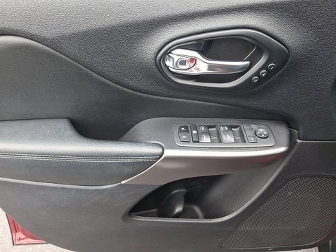Used 2021 Jeep Cherokee Limited AWD/4WD image 13