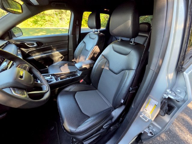 Used 2025 Jeep Compass Latitude w/ Altitude Special Edition AWD/4WD image 11