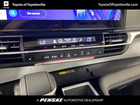 Used 2026 Toyota Sienna XSE FWD image 34