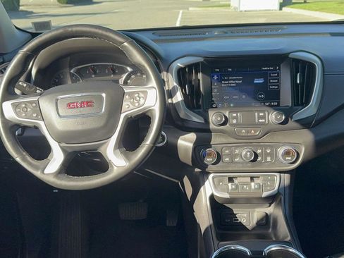 Used 2023 GMC Terrain SLT image 10