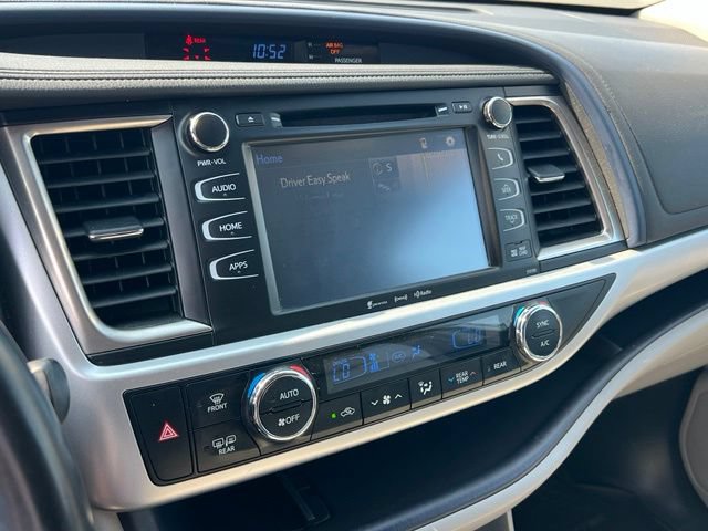 Used 2019 Toyota Highlander XLE AWD/4WD image 17