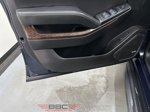 Used 2019 Chevrolet Suburban LT image 41