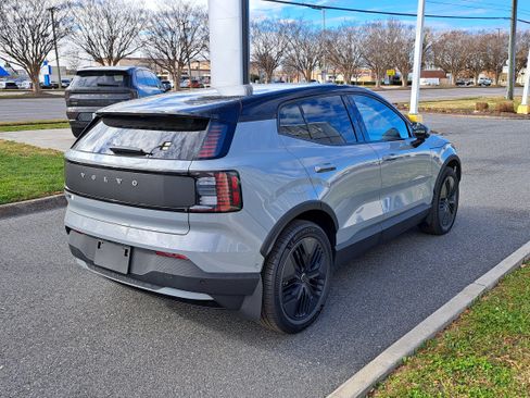 New 2026 Volvo EX30 Cross Country Ultra image 3