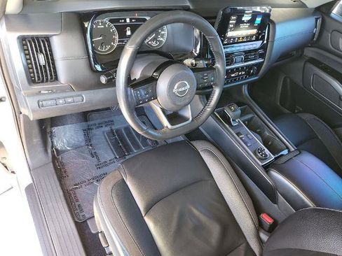 Certified 2022 Nissan Pathfinder SL w/ SL Premium Package image 11