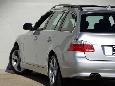 Used 2007 BMW 530xi Wagon AWD/4WD image 13