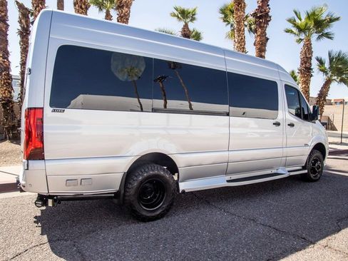 Used 2022 Mercedes-Benz Sprinter 3500 image 11