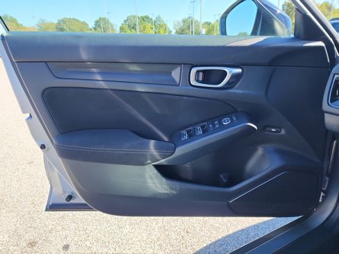 Used 2023 Honda Civic Sport image 17