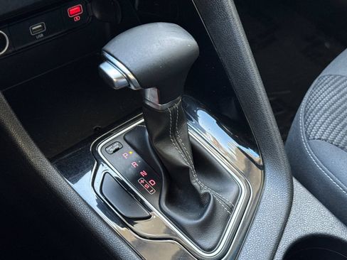 Used 2020 Kia Niro LXS FWD image 21