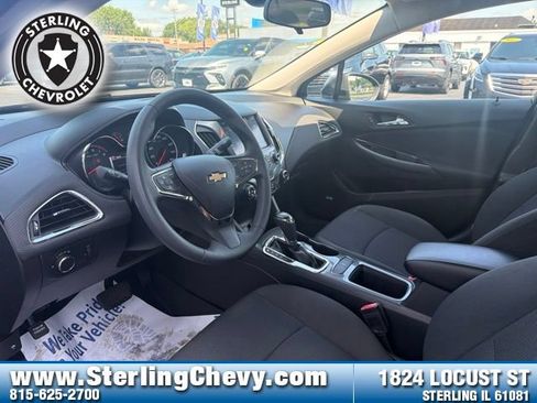 Used 2016 Chevrolet Cruze LT w/ Sun And Sound Package FWD image 6