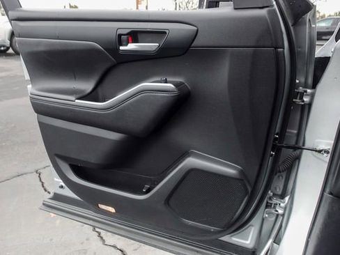 Certified 2023 Toyota Highlander XLE image 76