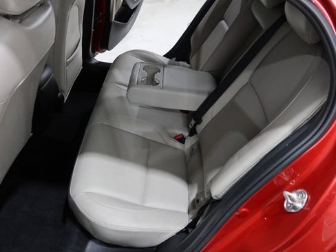 Used 2019 MAZDA MAZDA3 Hatchback FWD image 17