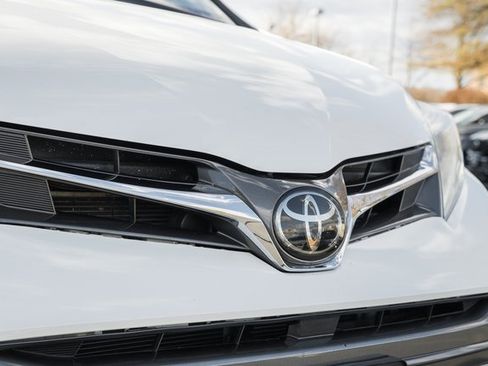 Used 2020 Toyota Sienna XLE image 11