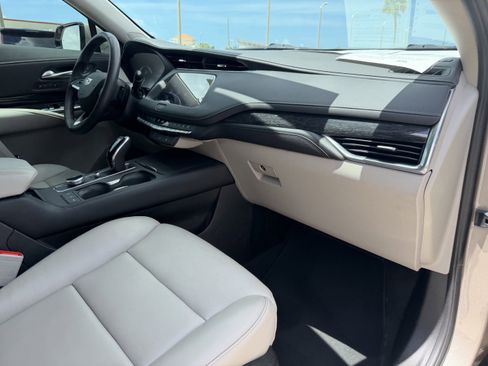 Certified 2023 Cadillac XT4 Premium Luxury FWD image 11