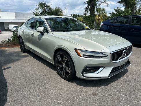 Used 2022 Volvo S60 B5 Inscription w/ Advanced Package AWD/4WD image 3