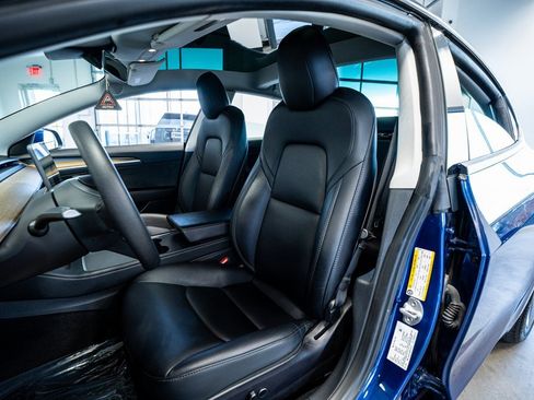 Used 2023 Tesla Model 3 Standard Range image 34