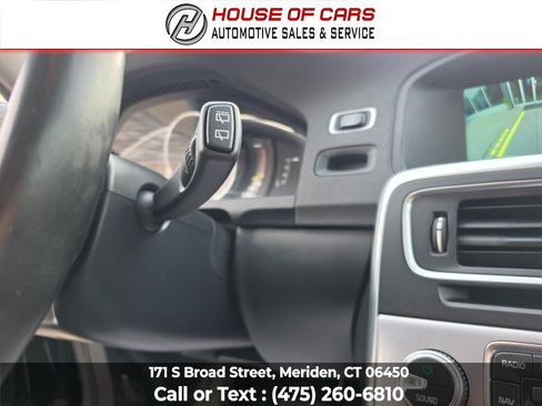 Used 2017 Volvo V60 T5 Cross Country w/ Climate Package AWD/4WD image 31