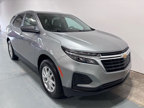 Used 2024 Chevrolet Equinox LS w/ LS Convenience Package AWD/4WD image 5