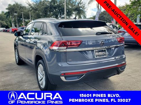 Used 2021 Volkswagen Atlas Cross Sport SE w/ Panoramic Sunroof Package image 5