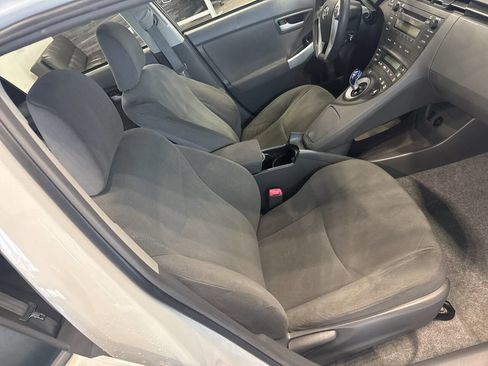 Used 2010 Toyota Prius One image 16