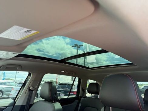 Used 2025 Volkswagen Atlas Peak Edition SE image 13