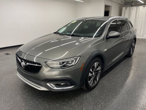 Used 2019 Buick Regal Preferred w/ Driver Confidence Package I image 4
