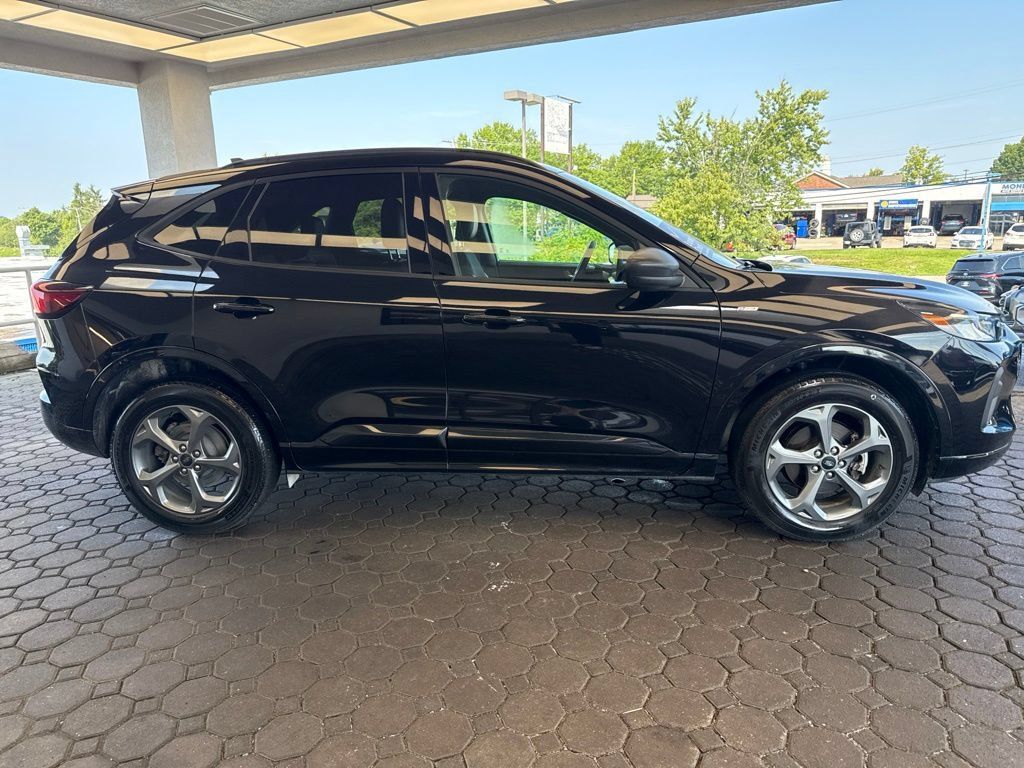 Certified 2024 Ford Escape ST-Line w/ Tech Pack #1 AWD/4WD image 5