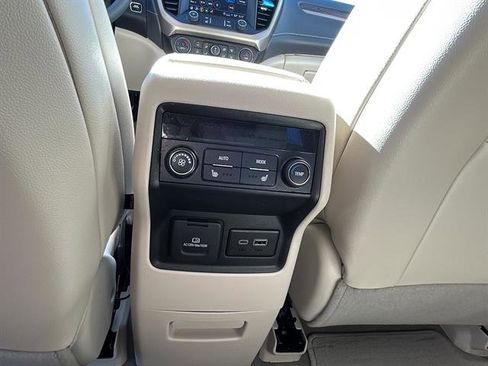 Used 2023 GMC Acadia Denali AWD/4WD image 14