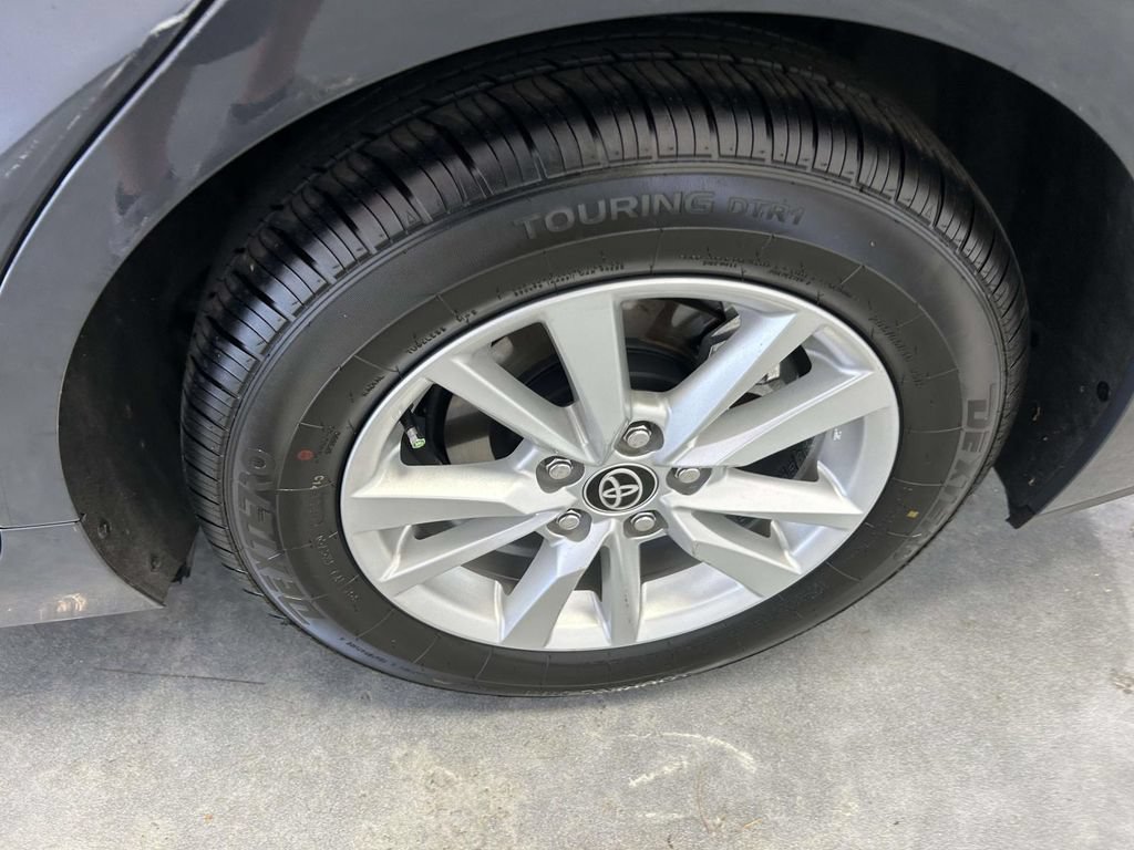 Used 2025 Toyota Camry LE FWD image 9