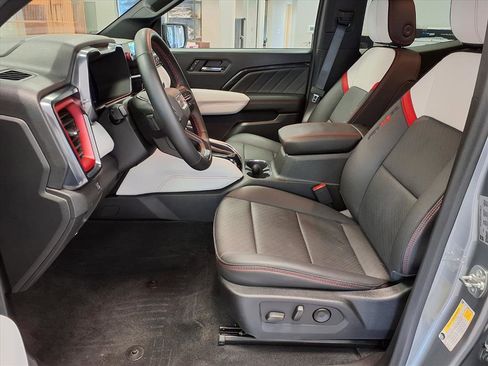 Used 2024 GMC Canyon AT4X image 20