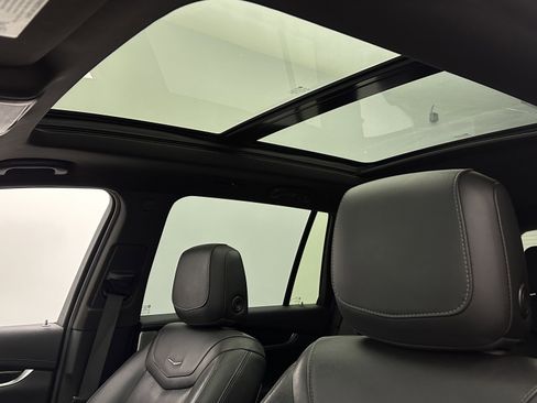 Used 2020 Cadillac XT6 Premium Luxury image 5