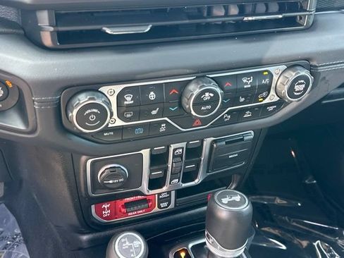 Used 2024 Jeep Wrangler Unlimited Rubicon 4xe AWD/4WD image 6