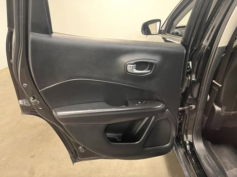 Used 2019 Jeep Compass Altitude image 19