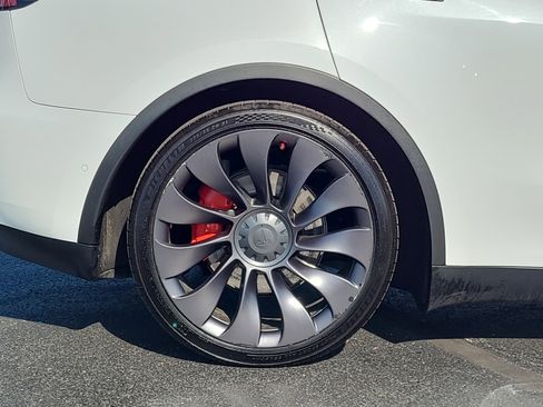 Used 2021 Tesla Model Y Performance AWD/4WD image 31