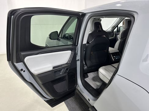 Used 2024 Rivian R1T Adventure AWD/4WD image 17