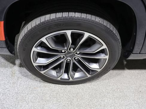 Certified 2022 Jeep Grand Wagoneer Series III AWD/4WD image 10