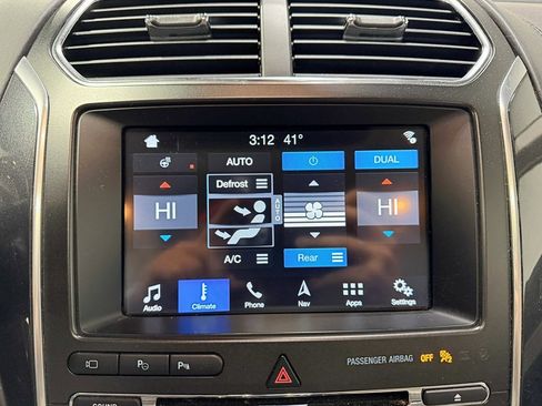 Used 2018 Ford Explorer Platinum image 19