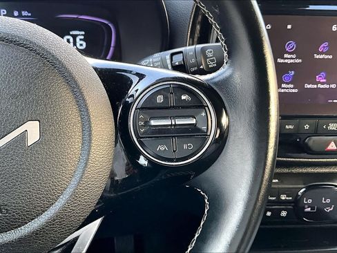 Certified 2023 Kia Soul GT-Line FWD image 24