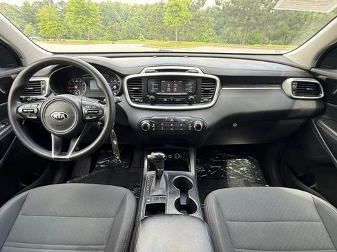 Used 2016 Kia Sorento FWD image 23