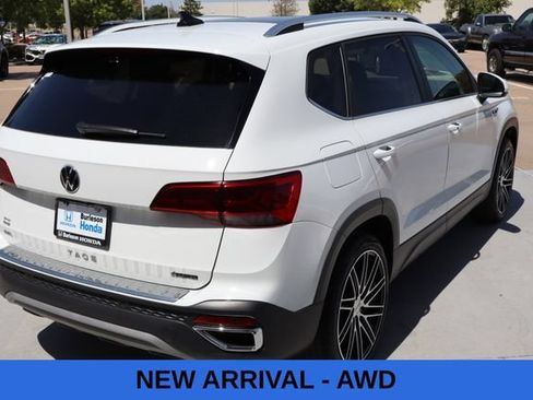 Used 2022 Volkswagen Taos SEL w/ Panoramic Sunroof Package AWD/4WD image 4