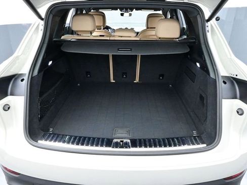 Used 2021 Porsche Cayenne image 15